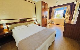 Lira Hotel